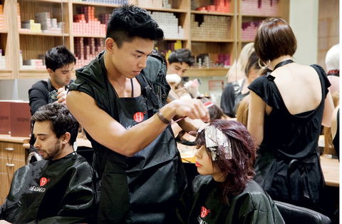 Heading Out Hairdressing Academy - Brisbane Private Schools 1