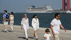 Cruise tipping charges are 'out of control,' say passengers as companies tout 'exceptional service' Brisbane Private Schools