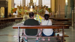 Tourist's church clothing hack leaves travelers sharply divided over sacred-site etiquette Brisbane Private Schools